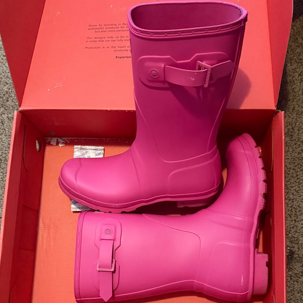 Hunter Women's Bright Pink Rain Boots